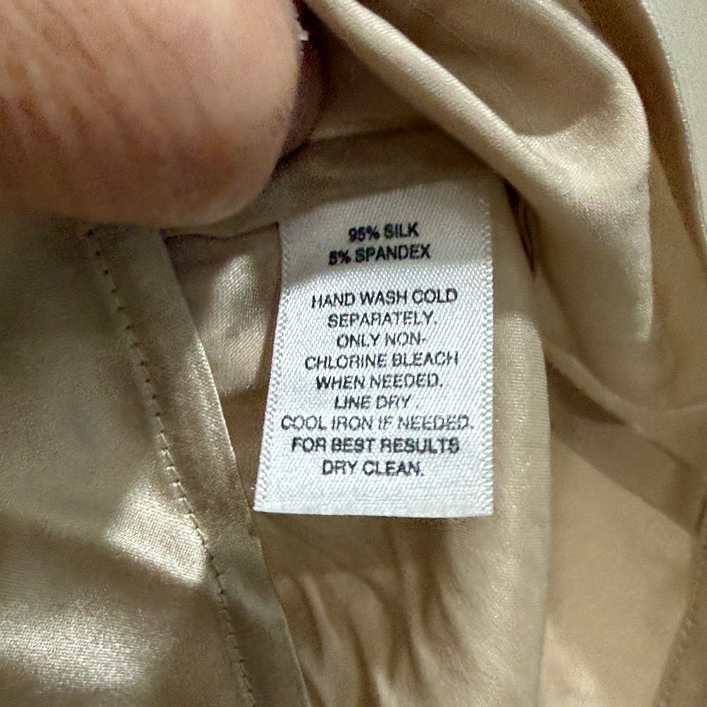 White House Black Market Women's Silk Beige Sleeveless Blouse - Picture 6 of 6